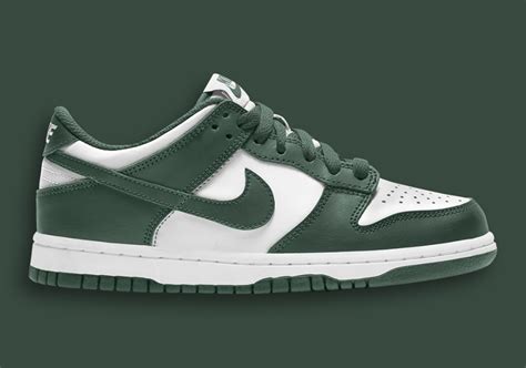 nike dunk low wit groen|nike dunk low green women's.